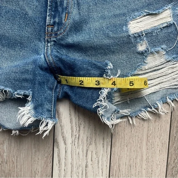 Abercrombie & Fitch Denim Distressed Women's Shorts - Picture 4 of 5